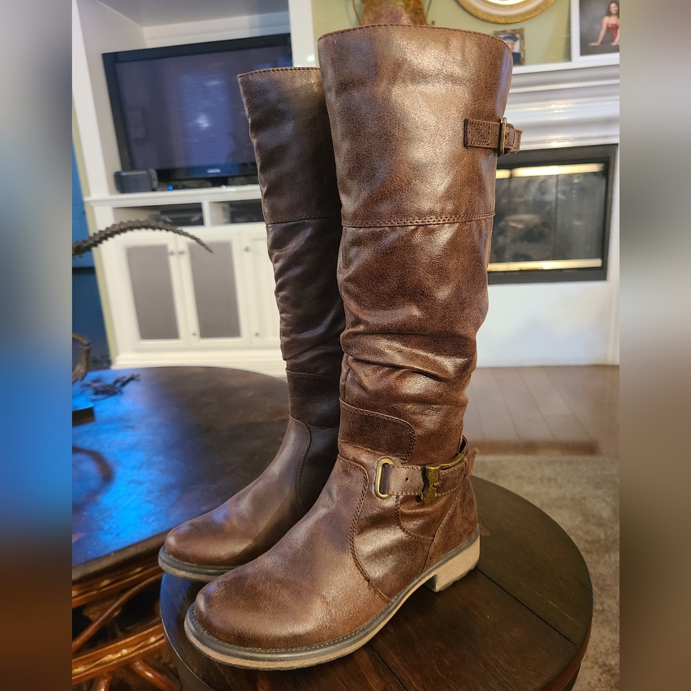 Bare Traps Distressed Boots